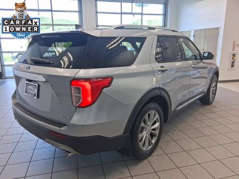 Used 2021 Ford Explorer Limited w/ Equipment Group 301A AWD/4WD image 19