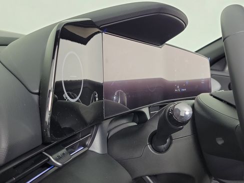 New 2025 Hyundai Elantra SEL image 13