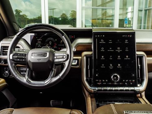 Used 2025 GMC Yukon XL Denali Ultimate AWD/4WD image 17
