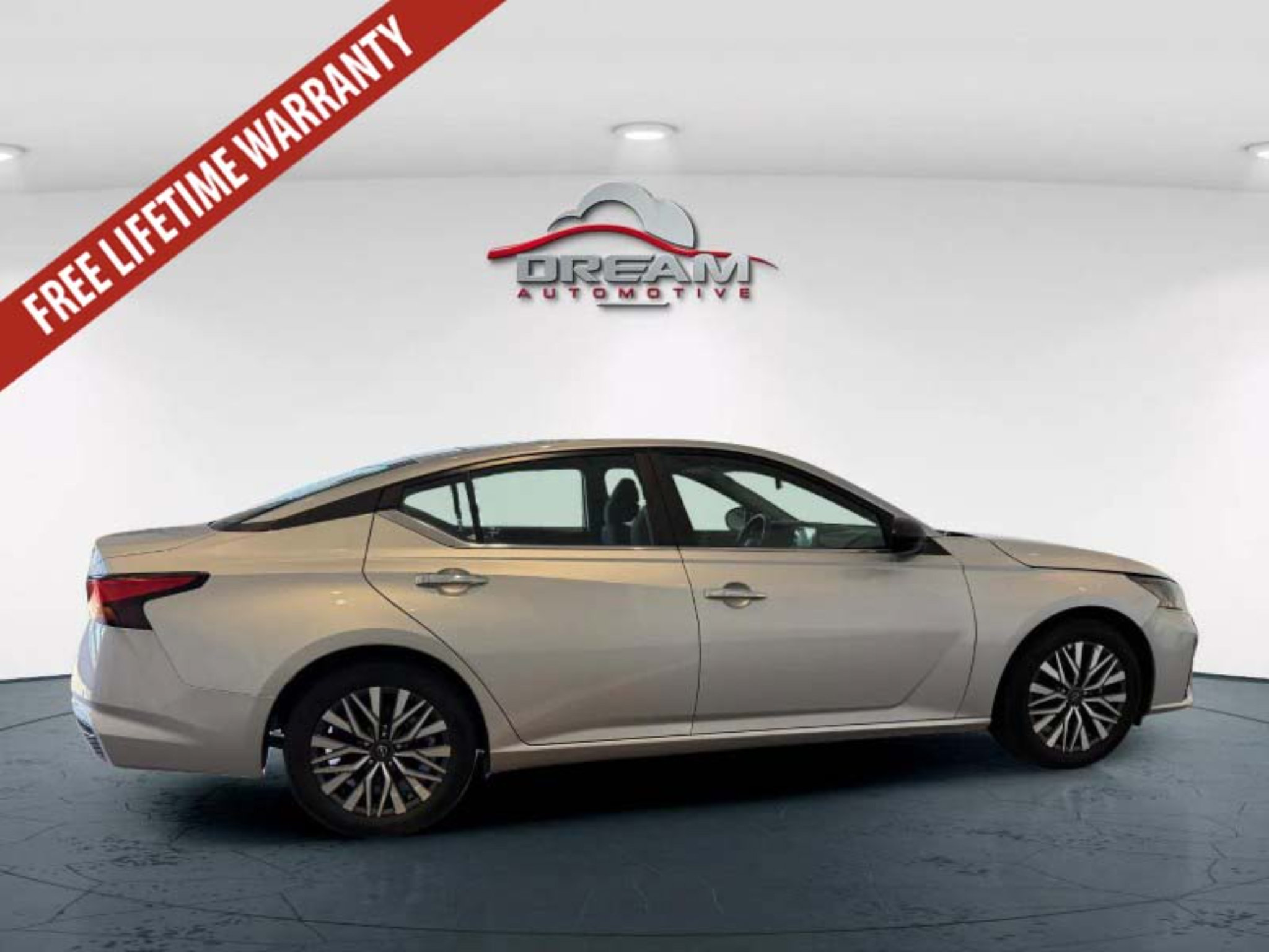 Used 2025 Nissan Altima 2.5 SV FWD image 21