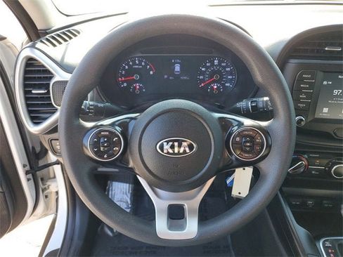 Used 2020 Kia Soul LX image 18