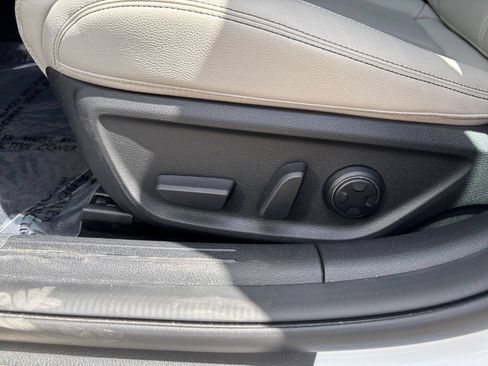 Used 2025 Genesis G70 2.5T AWD/4WD image 21