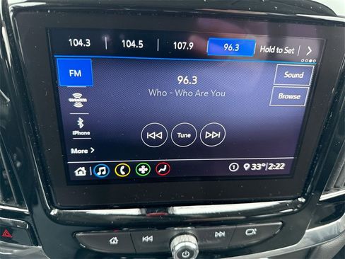 Used 2020 Chevrolet Traverse LT image 16