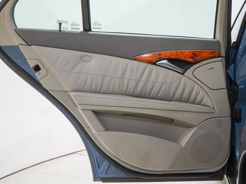 Used 2003 Mercedes-Benz E 320 Sedan image 46