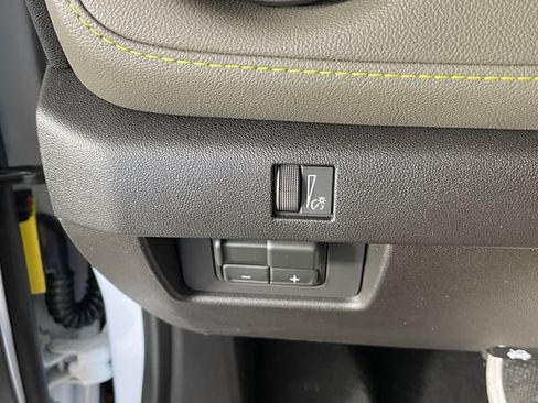 New 2026 Chevrolet Colorado ZR2 w/ Technology Package AWD/4WD image 12