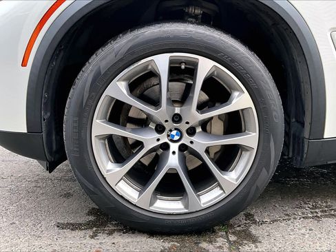 Used 2019 BMW X5 xDrive40i w/ Premium Package 2 image 12