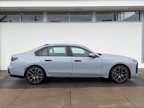 Certified 2024 BMW 760i xDrive w/ Executive Package AWD/4WD image 4