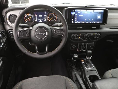 Used 2024 Jeep Wrangler Sport S image 12