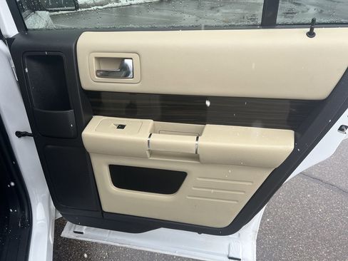 Used 2019 Ford Flex SEL image 35