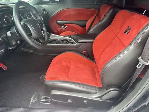 Used 2022 Dodge Challenger R/T Scat Pack RWD image 9