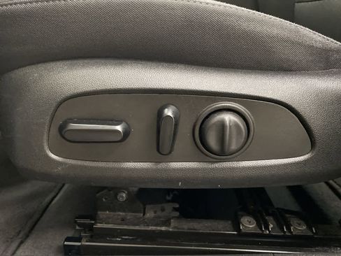 Used 2023 Chevrolet Malibu LT image 16