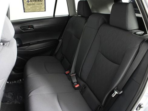 Used 2025 Toyota Corolla Cross LE image 18