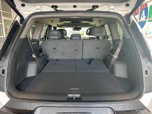 New 2026 Kia EV9 Wind image 11