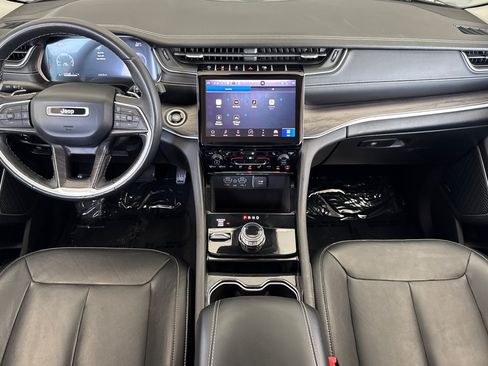 Used 2022 Jeep Grand Cherokee L Limited AWD/4WD image 12