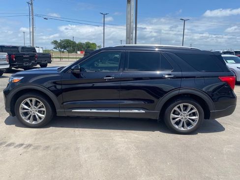 Used 2020 Ford Explorer Limited RWD image 2