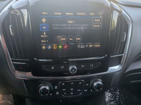 Used 2023 Chevrolet Traverse LT image 23