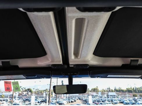 Used 2022 Jeep Wrangler Rubicon w/ Cold Weather Group AWD/4WD image 19