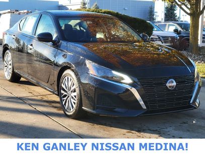 Used 2023 Nissan Altima 2.5 SV