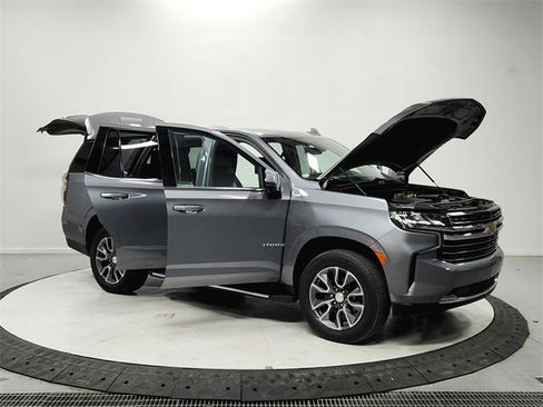 Used 2021 Chevrolet Tahoe LT w/ LT Signature Plus Package image 9