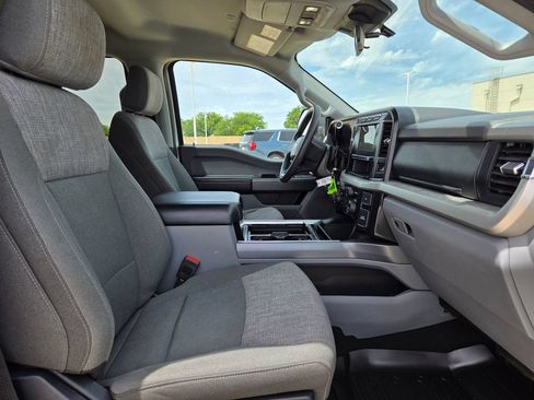 Used 2024 Ford F250 XLT w/ FX4 Off-Road Package AWD/4WD image 25