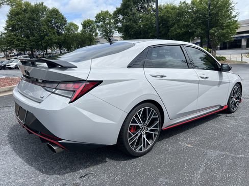 Used 2022 Hyundai Elantra N w/ Preferred Accessory Package FWD image 5