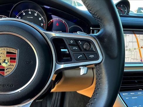 Used 2019 Porsche Panamera RWD image 12