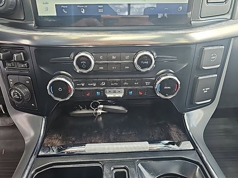 Used 2022 Ford F150 Lariat image 18