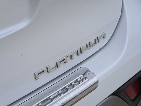 Used 2023 Toyota Highlander Platinum image 12