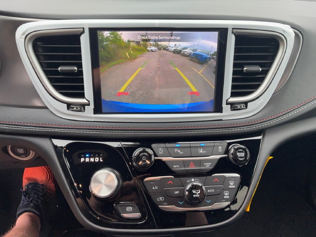 New 2027 Chrysler Pacifica Select AWD/4WD image 15