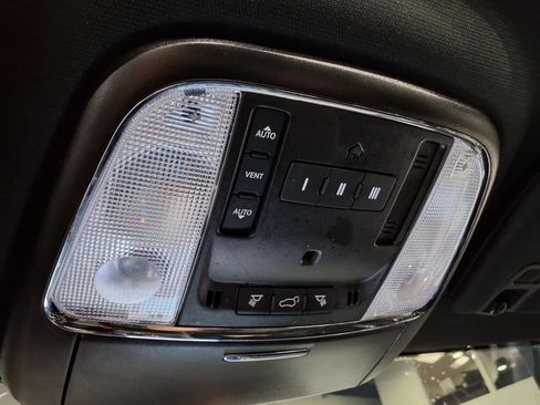 Used 2021 Jeep Grand Cherokee Limited AWD/4WD image 11