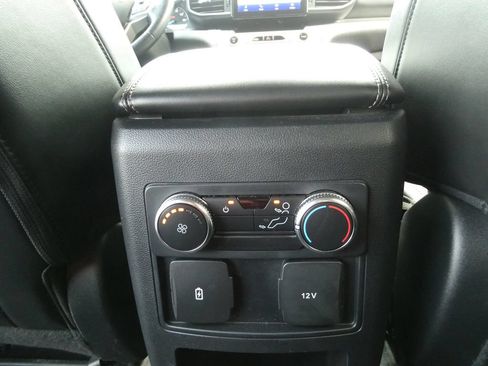 Used 2021 Ford Explorer XLT w/ Equipment Group 202A AWD/4WD image 21