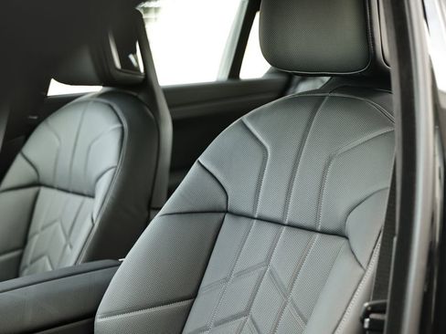 New 2026 BMW 740i w/ Executive Package image 22