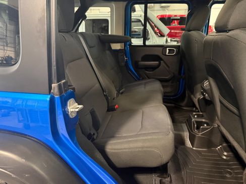 Used 2022 Jeep Wrangler Unlimited Sport w/ Cold Weather Group AWD/4WD image 23