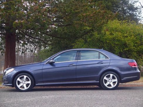 Used 2014 Mercedes-Benz E 350 4MATIC Sedan image 2