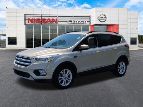 Used 2018 Ford Escape SEL FWD image 7