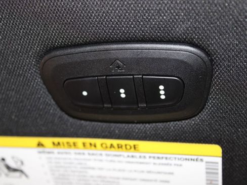 Used 2025 Chrysler Pacifica Select FWD image 53