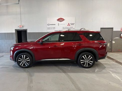 Used 2025 Nissan Pathfinder Platinum w/ Cargo Package AWD/4WD image 7