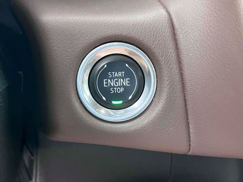 Used 2021 Chevrolet Suburban High Country AWD/4WD image 40