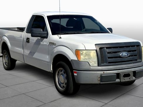 Used 2010 Ford F150 STX image 2