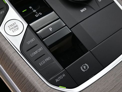 Used 2025 BMW 330i Sedan image 29