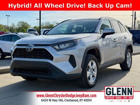 Used 2020 Toyota RAV4 LE image 1