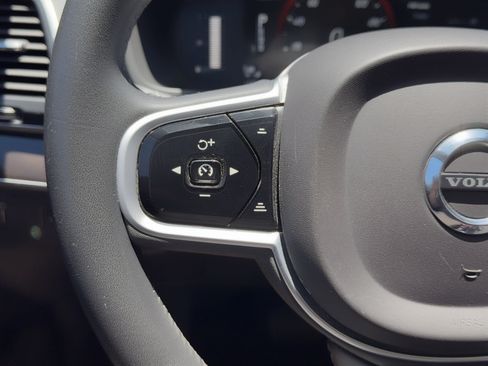 Used 2019 Volvo XC90 T5 Momentum FWD image 21