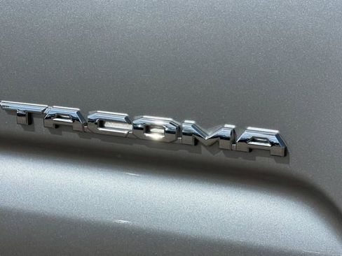 Used 2023 Toyota Tacoma TRD Off-Road image 28