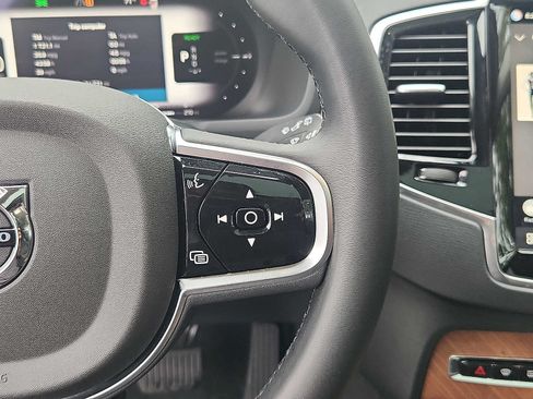 Certified 2025 Volvo XC90 T8 Plus w/ Protection Package Premier AWD/4WD image 20