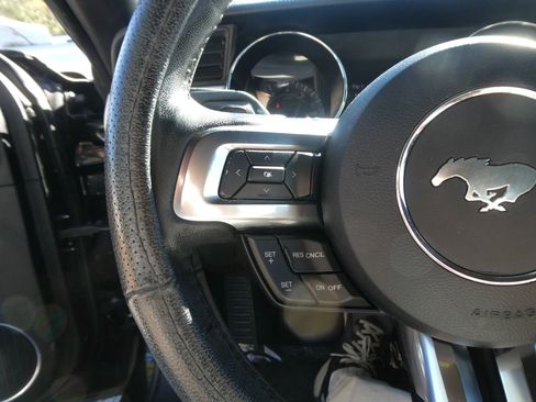 Used 2016 Ford Mustang Premium image 17
