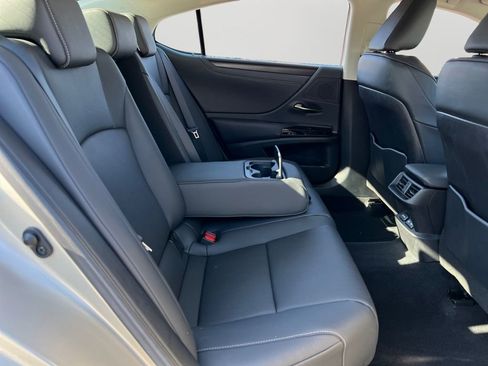 Certified 2023 Lexus ES 350 w/ Premium Package image 8