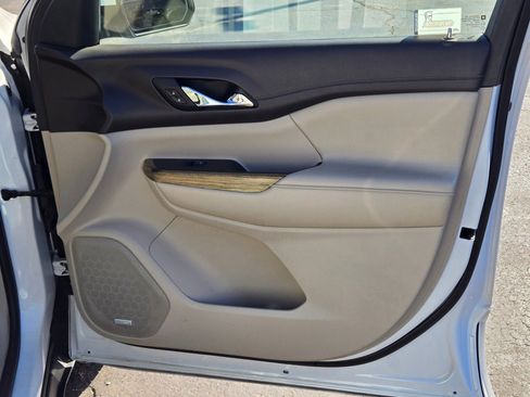 Used 2019 GMC Acadia Denali image 6