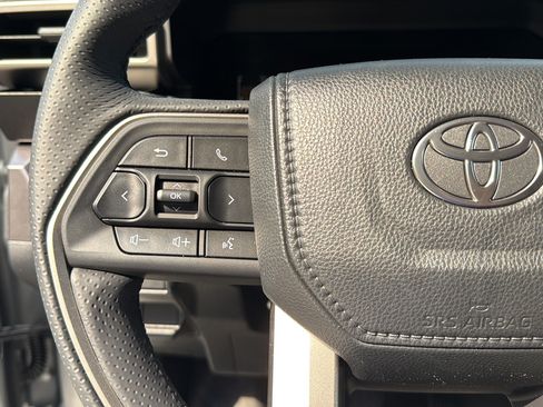Used 2025 Toyota 4Runner SR5 RWD image 21