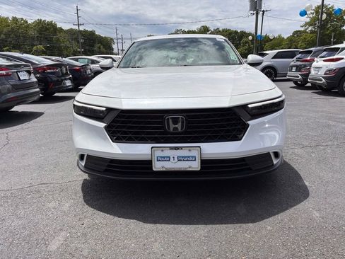 Used 2023 Honda Accord EX image 2