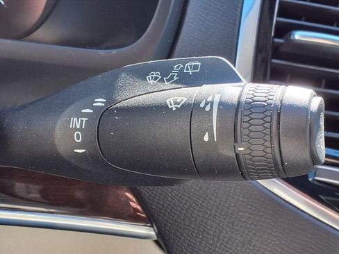 Used 2016 Volvo XC90 T6 Momentum w/ Momentum Plus Package image 19